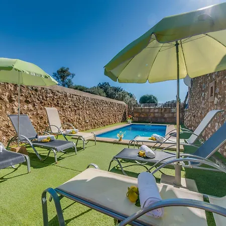 Charming With Pool View *